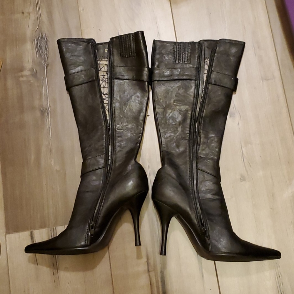 Boots - Picture 4 of 4
